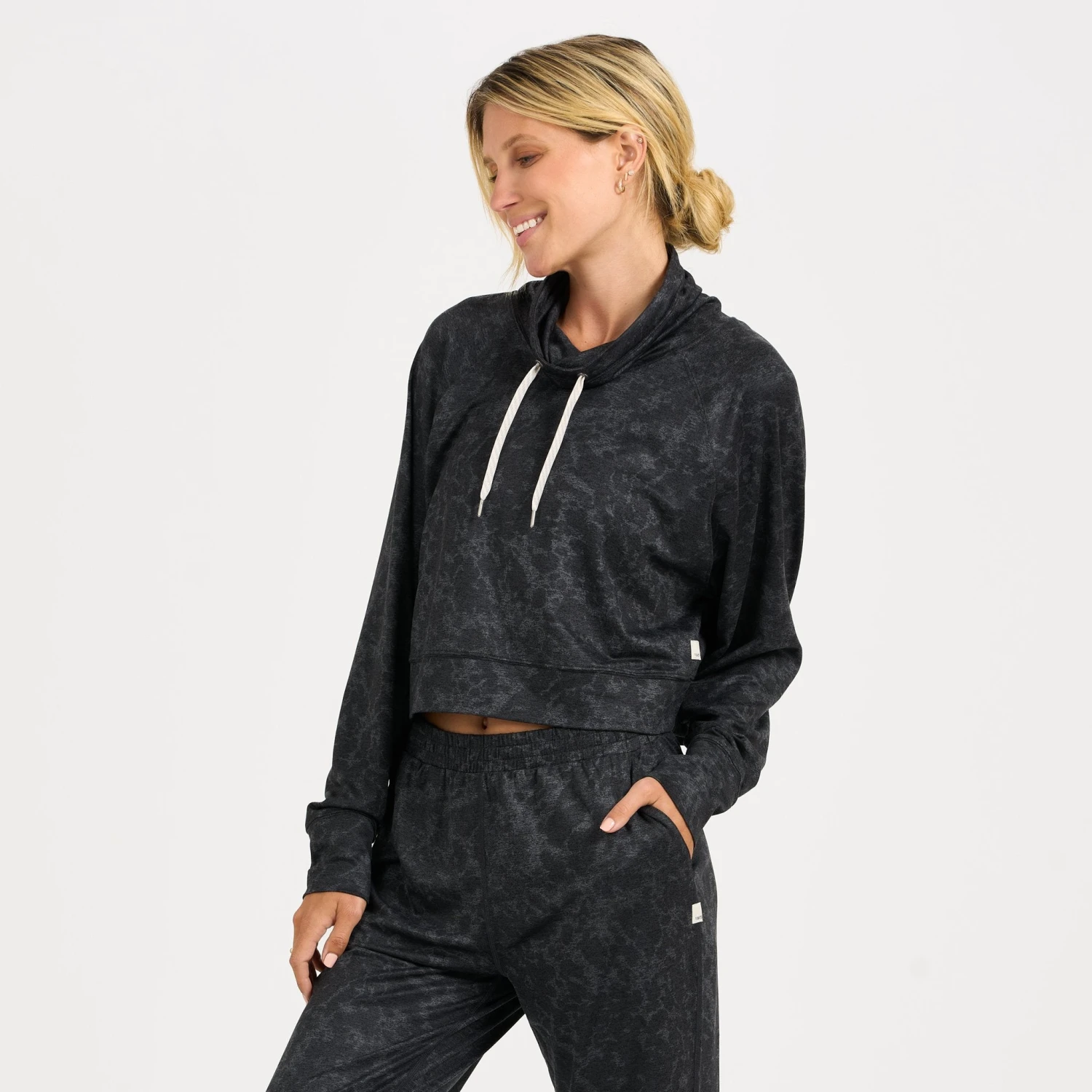 Halo Crop Funnel Neck | Charcoal Tortoise - Image 2