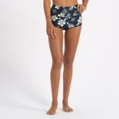 Seascape Shorty | Ink Maui